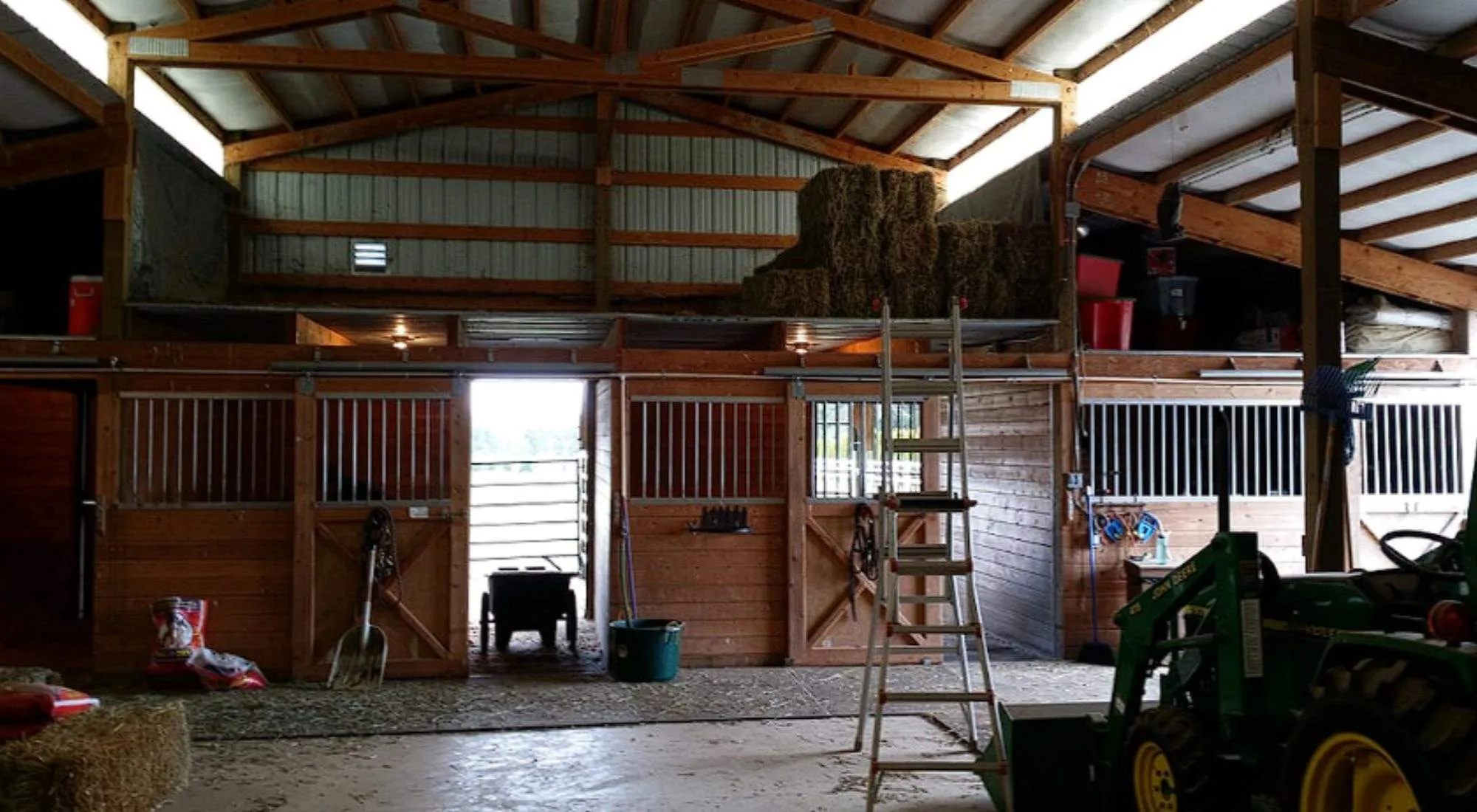 truss spacing for pole building